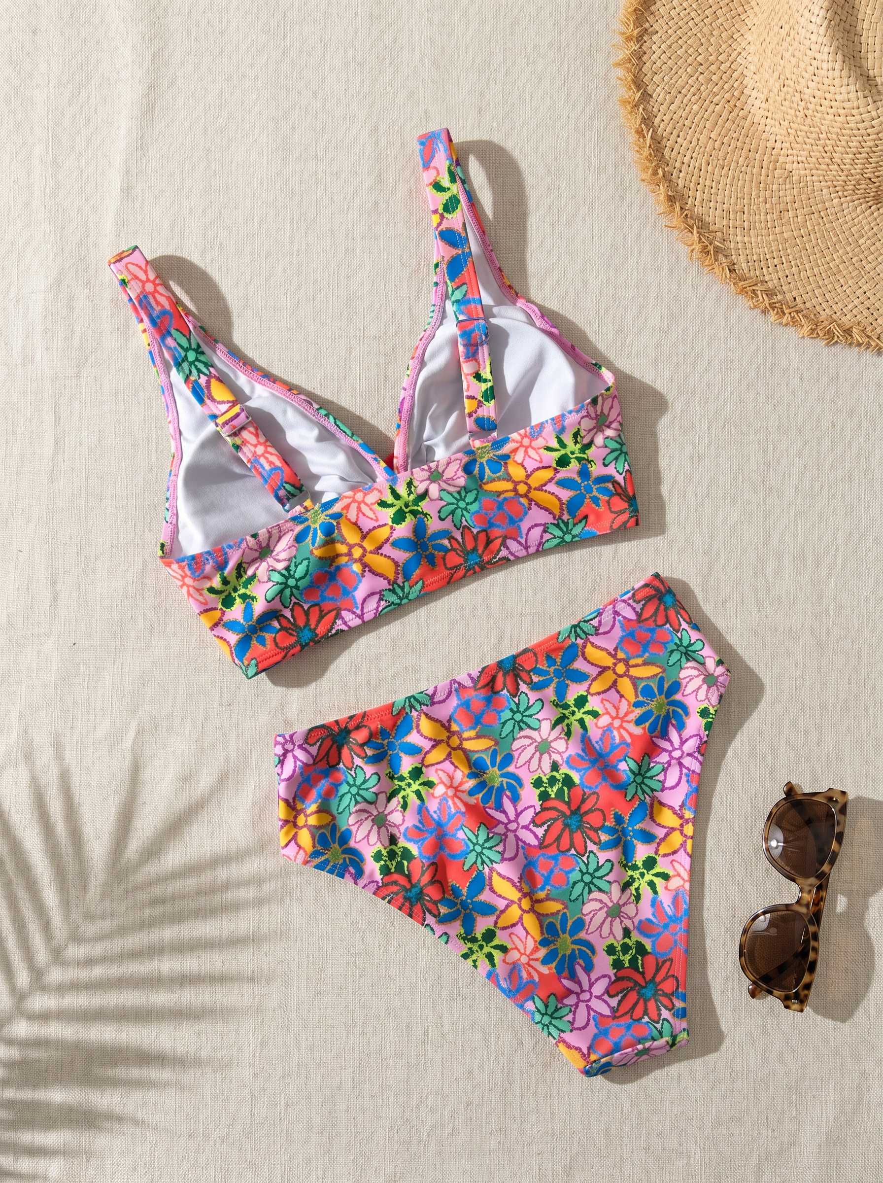 beach-all-over-print-casual-bikini-and-triangle-briefs-swimwear-set– Beacheers