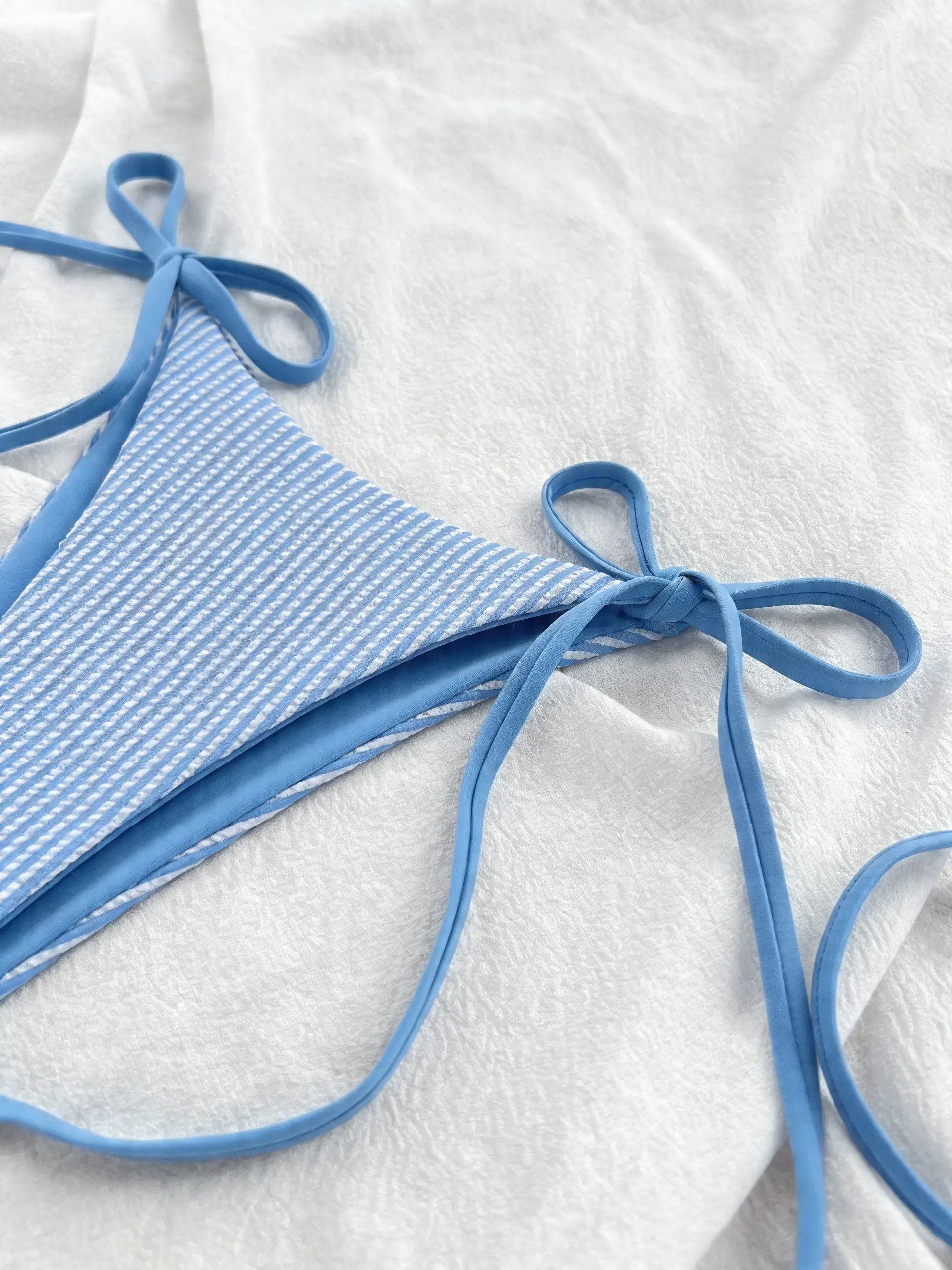 2pcs/Set New Crinkle Striped Halter Cut Spaghetti Strap Bikini Swimwear