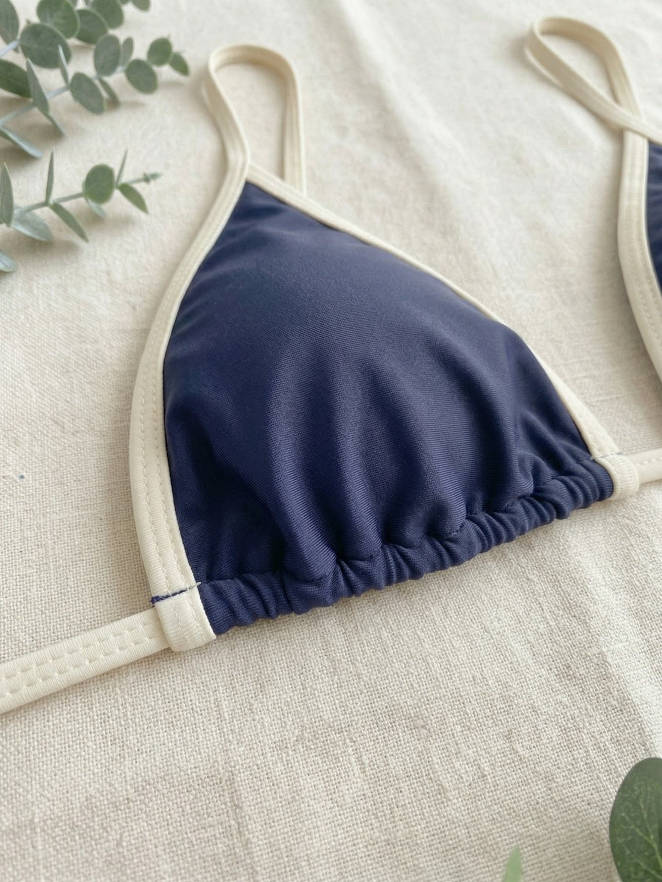 Spaghetti Strap Contrast Trim Triangle Bikini Set | Beacheers